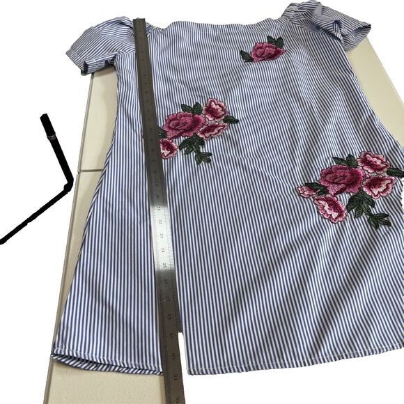 STYLE ENVY OFF THE SHOULDER STRIPED CHAMBRAY DRESS WITH ROSES SIZE MEDIUM - Picture 9 of 11